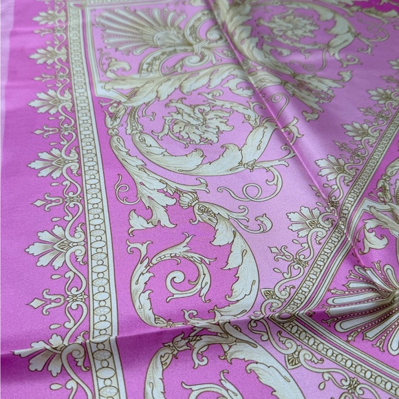 New In Box ✨ VERSACE Pink / Gold Medusa Silk Scarf Twilly - Picture 7 of 16